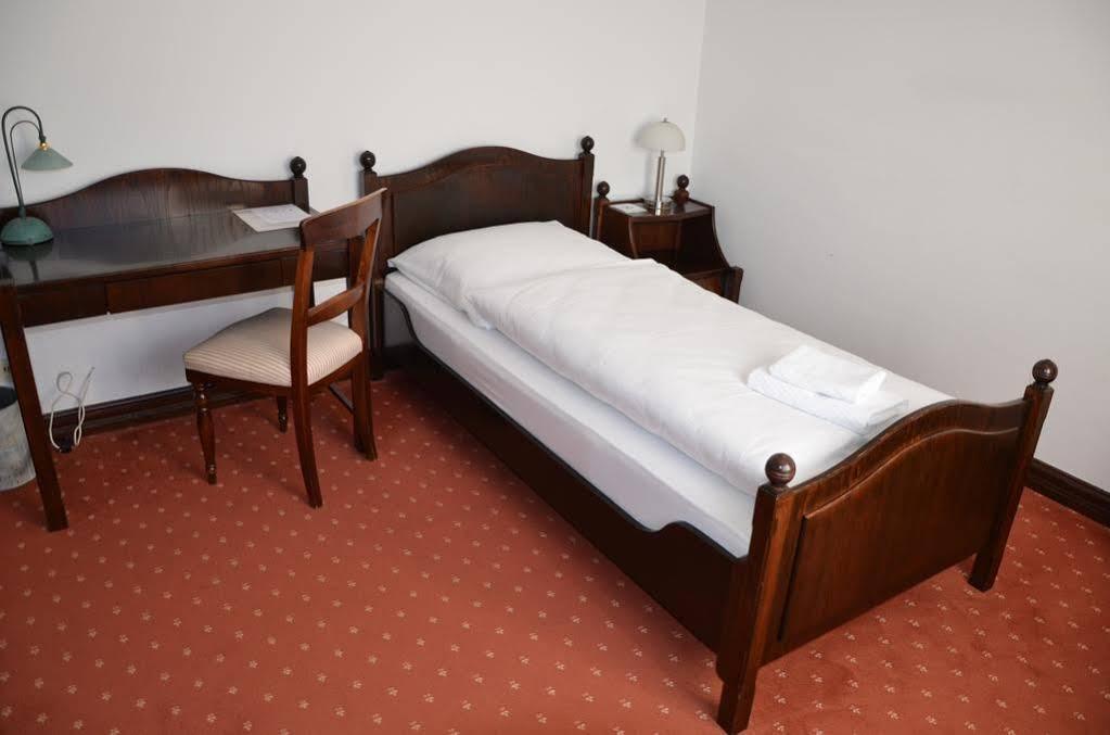 Hotel Zur Traube Moglingen المظهر الخارجي الصورة